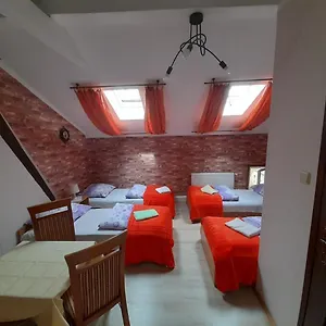 green-hostel.krakowhotelspoland.com/